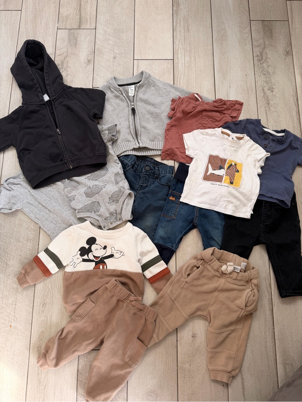 baby boy clothing bundle 6-12 months Zara; souris mini; gap; disney; Obaibi;
